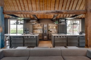 Exclusive tailor-made kitchen